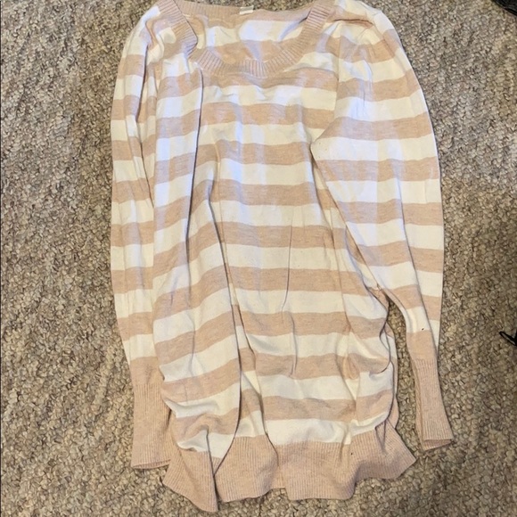 MATERNITY LOT. - Picture 2 of 7